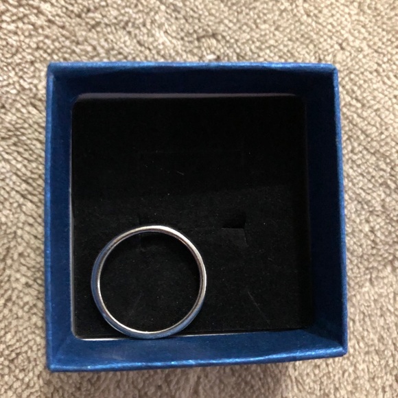 🥰 4/$25 - Thin Plain Band - Stainless Steel - Picture 6 of 8